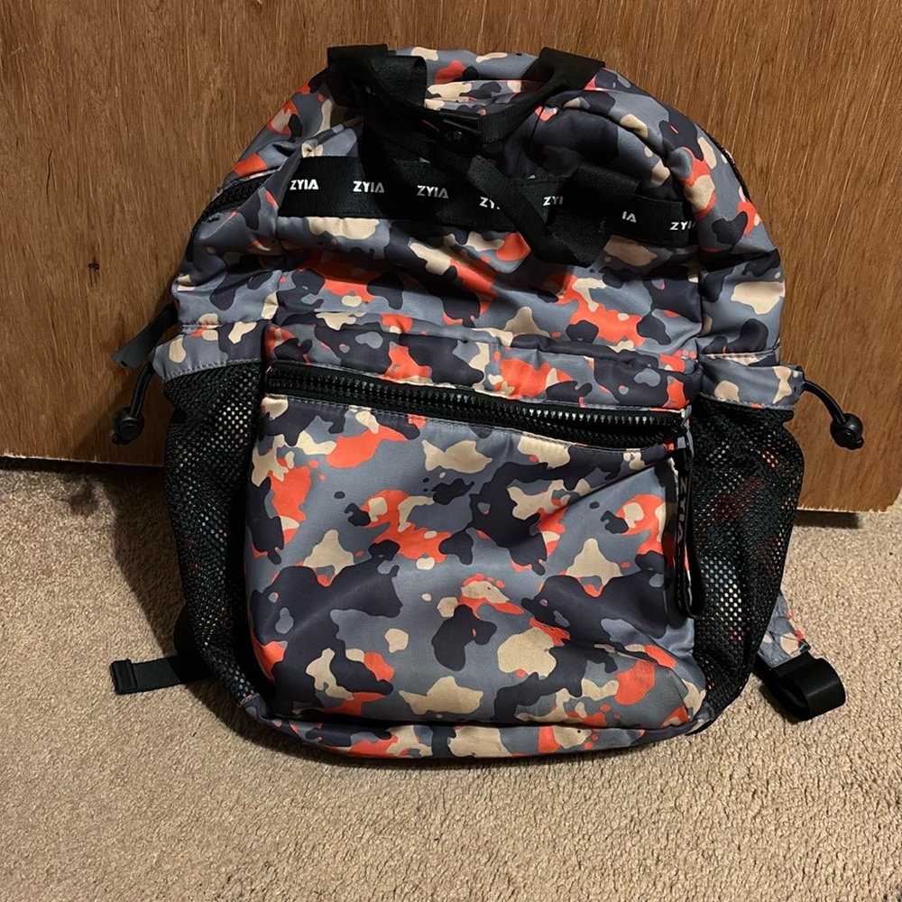 Zyia activewear gym bag
